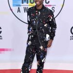 ¿Quién tuvo la apariencia más cool de alfombra roja de AMA? 10 10 Caleb McLaughlin