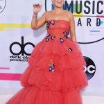 ¿Quién tuvo la apariencia más cool de alfombra roja de AMA? 11 11 Pnk