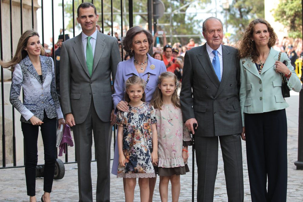 Reyes en misa 161